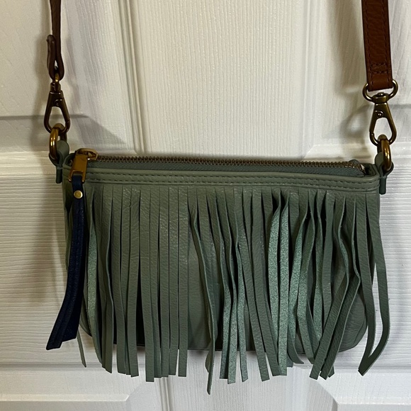 Fossil Sydney Fringe Crossbody - Picture 1 of 4